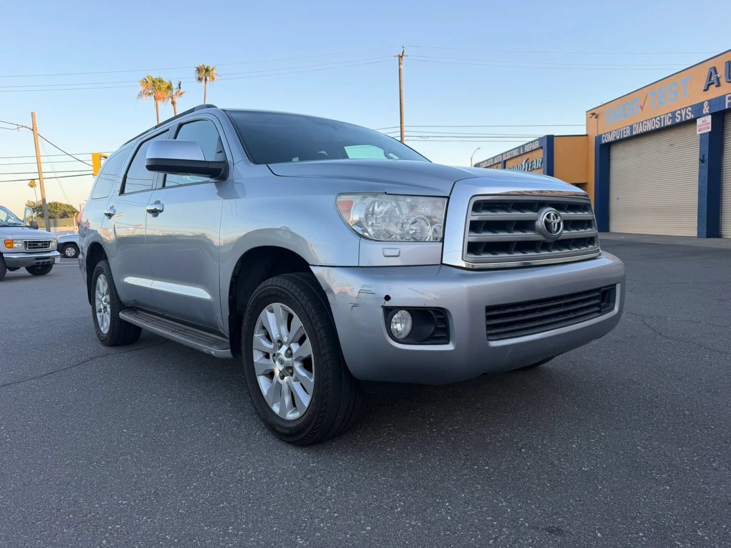 Used 2016 Toyota Sequoia Platinum AWD/4WD image 3