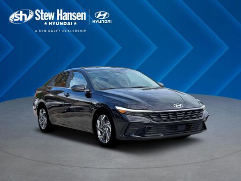 New 2026 Hyundai Elantra Limited FWD image 12