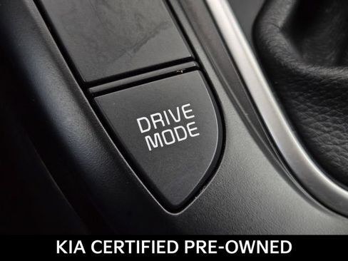 Certified 2025 Kia Soul LX w/ LX Technology Package FWD image 25