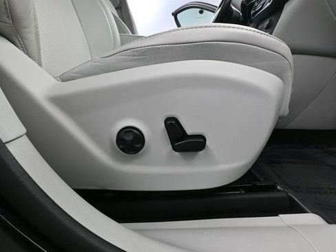 Used 2019 Jeep Cherokee Limited w/ Trailer Tow Group image 47