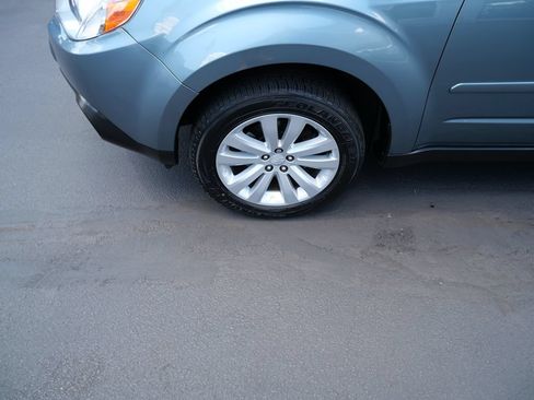 Used 2013 Subaru Forester 2.5X Premium AWD/4WD image 33