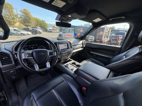 Used 2021 Ford Expedition Max XLT w/ FX4 Off-Road Package AWD/4WD image 5