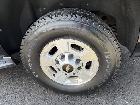 Used 2019 Chevrolet Suburban 3500 LT AWD/4WD image 12