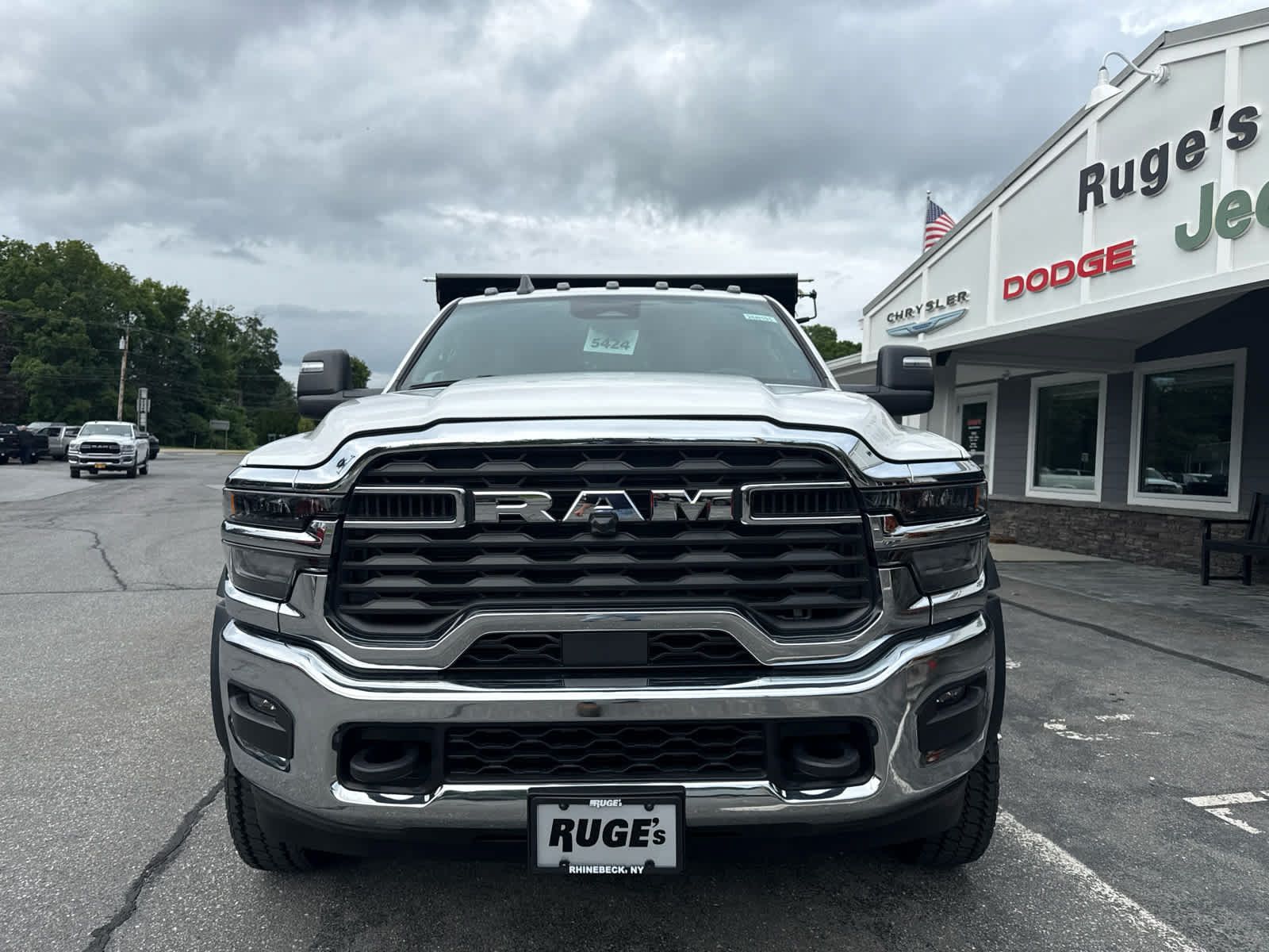 New 2026 RAM 5500 Tradesman w/ Chrome Appearance Group AWD/4WD image 6