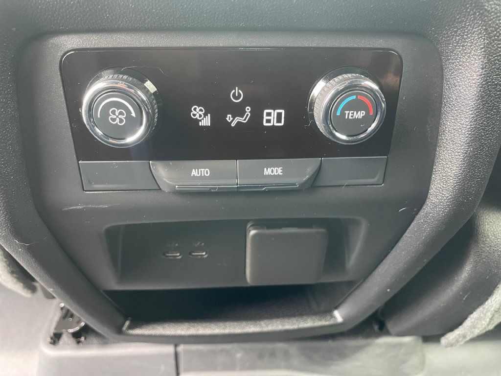 Used 2024 Chevrolet Traverse LT w/ LPO, Floor Liner Package FWD image 36