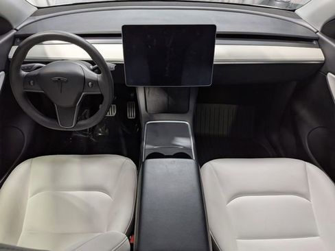 Used 2022 Tesla Model Y Performance image 6