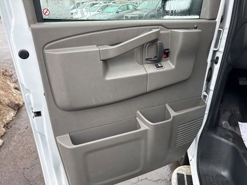 Used 2024 Chevrolet Express 2500 w/ Driver Convenience Package image 7