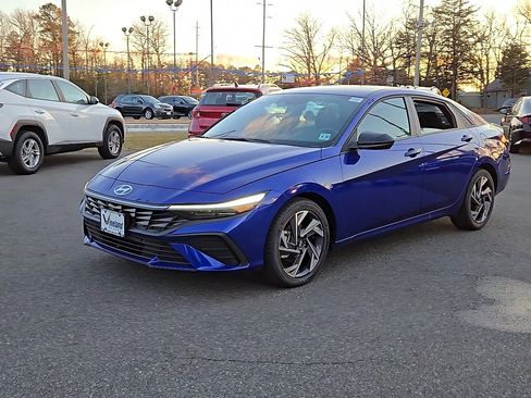 Certified 2025 Hyundai Elantra Sport image 4