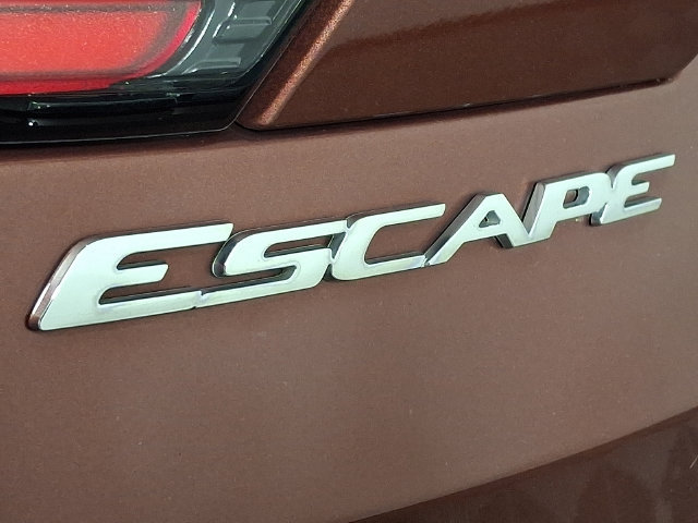 Used 2018 Ford Escape Titanium AWD/4WD image 31