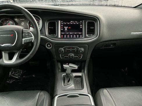 Used 2017 Dodge Charger R/T w/ Plus Group image 28