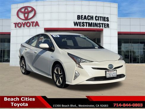 Used 2016 Toyota Prius Four Touring image 2