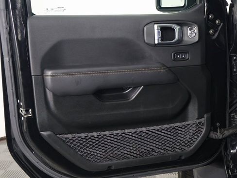 Used 2022 Jeep Gladiator Overland image 12