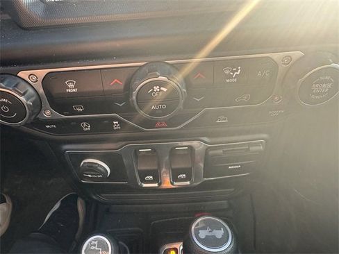 Certified 2022 Jeep Wrangler Willys image 24