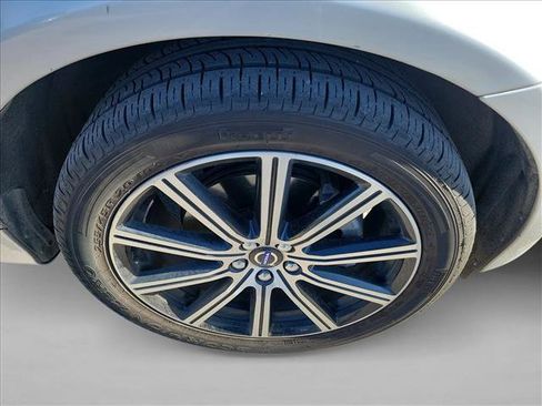 Used 2015 Volvo XC60 T5 Premier image 10