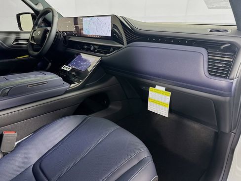 New 2026 INFINITI QX80 SPORT w/ Sport Exterior Package image 39