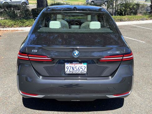 Used 2024 BMW i5 eDrive40i RWD image 19