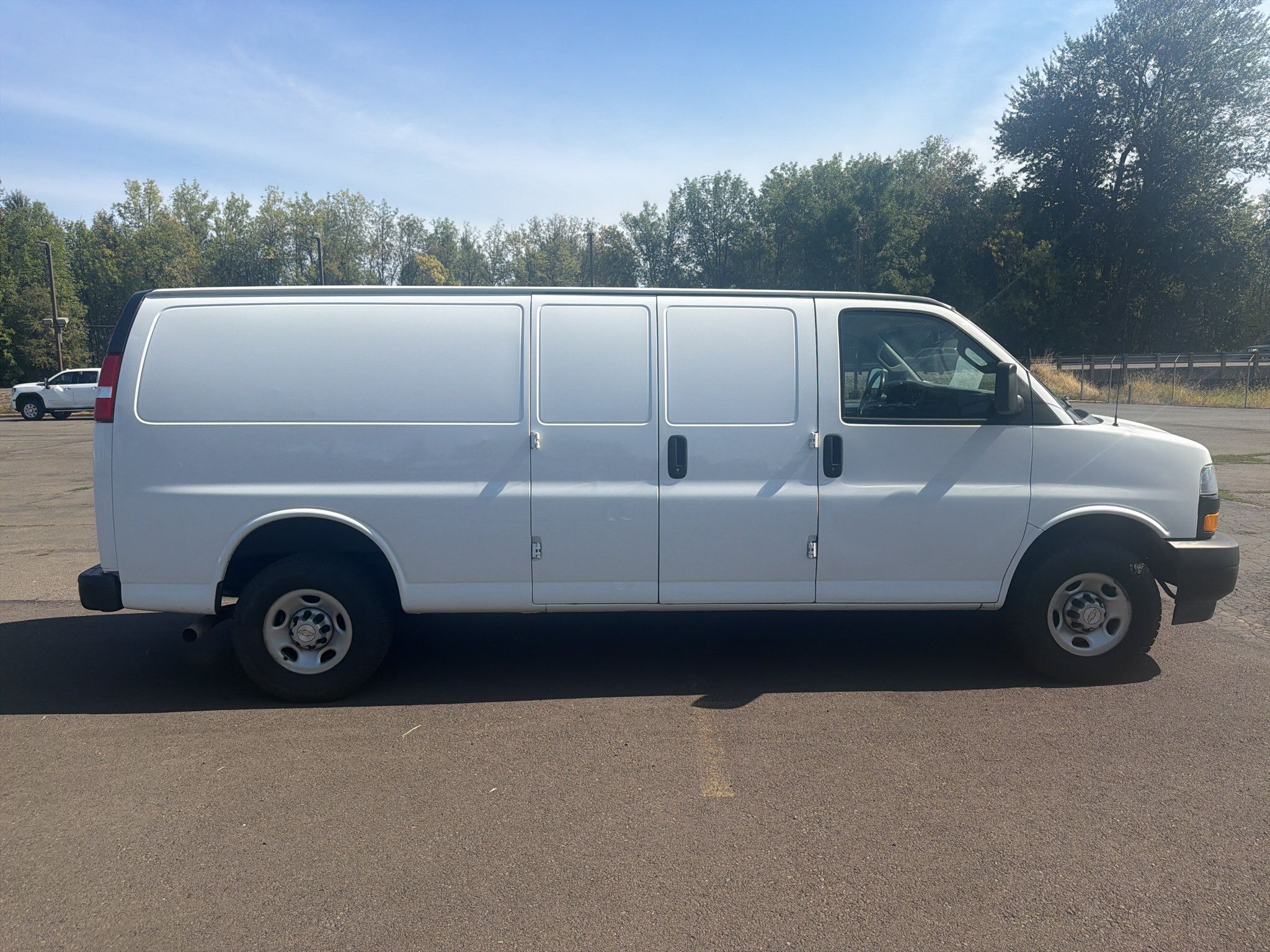 Used 2022 Chevrolet Express 2500 Extended w/ Driver Convenience Package RWD image 8