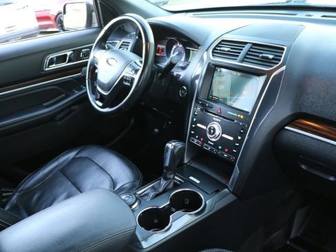 Used 2018 Ford Explorer Limited AWD/4WD image 11