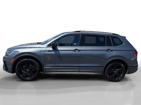 Used 2023 Volkswagen Tiguan SE R-Line FWD image 2