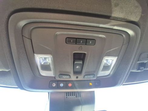 Used 2022 GMC Sierra 1500 SLT image 35