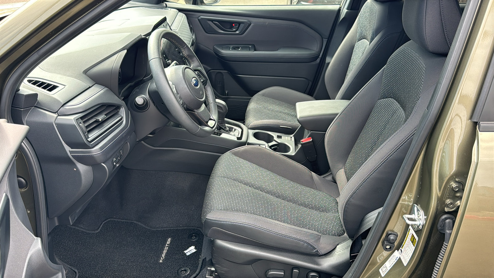 Certified 2025 Subaru Forester Premium AWD/4WD image 17