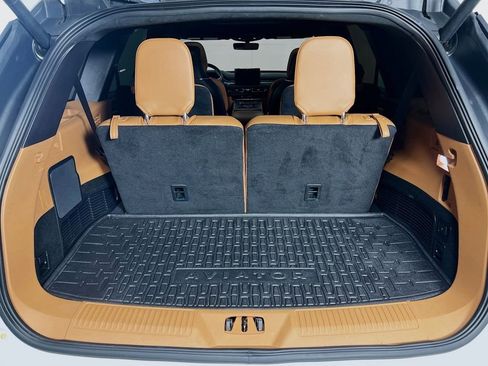 Used 2023 Lincoln Aviator Black Label w/ Dynamic Handling Package image 27