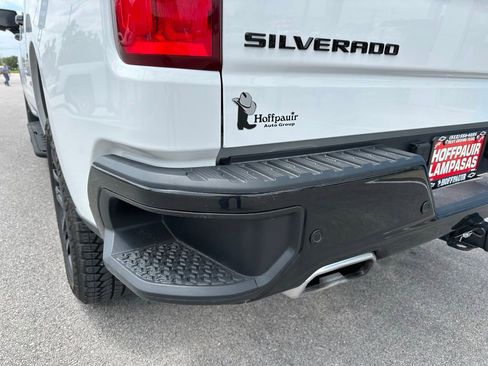Used 2025 Chevrolet Silverado 1500 LT Trail Boss w/ Convenience Package II AWD/4WD image 12