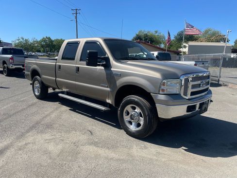 Used 2006 Ford F250 Lariat AWD/4WD image 2