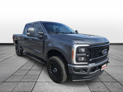 Used 2023 Ford F250 Lariat w/ Sport Appearance Package AWD/4WD image 3