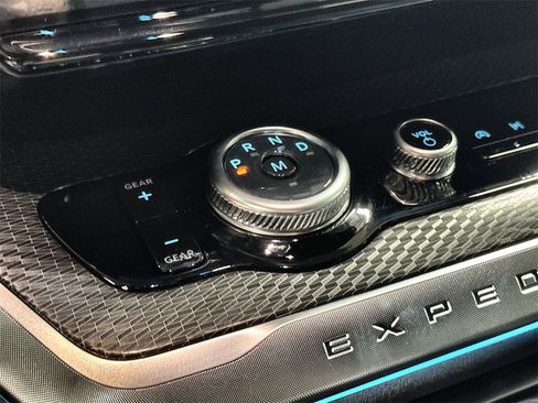 New 2026 Ford Expedition Platinum image 23