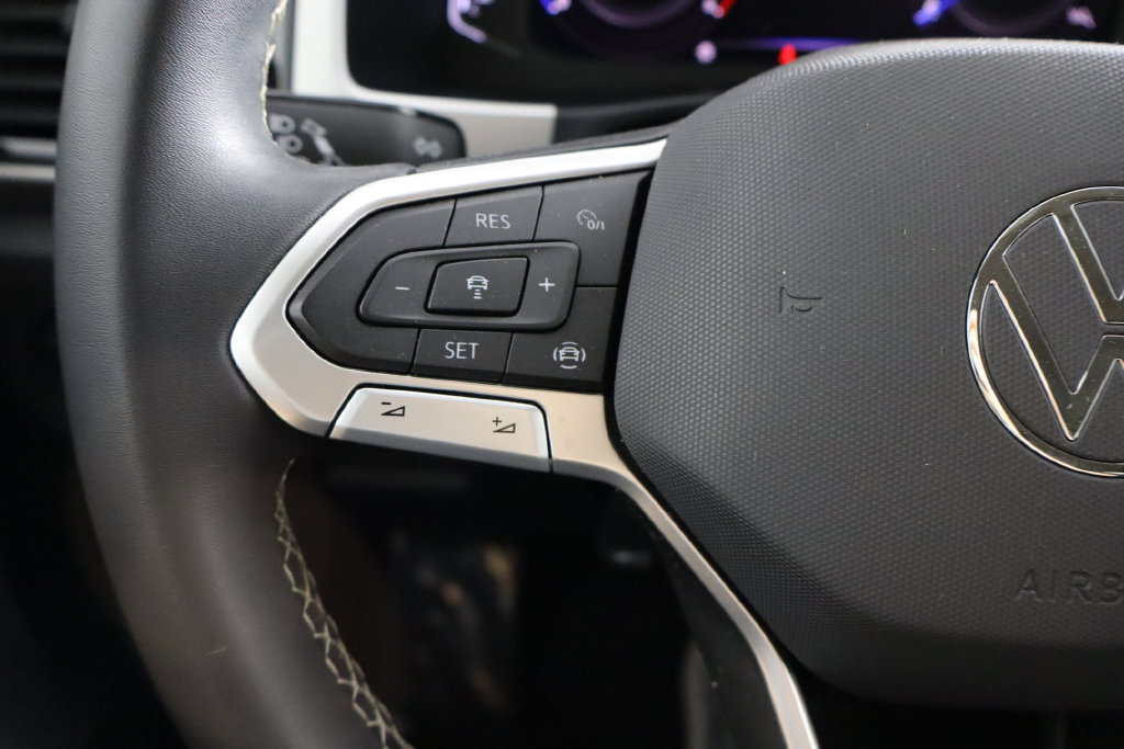 Used 2023 Volkswagen Atlas SE AWD/4WD image 8