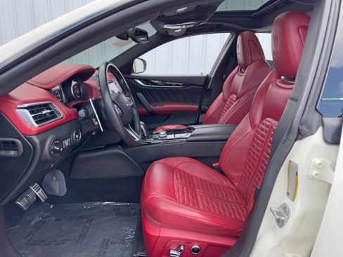 Used 2021 Maserati Ghibli Trofeo image 17