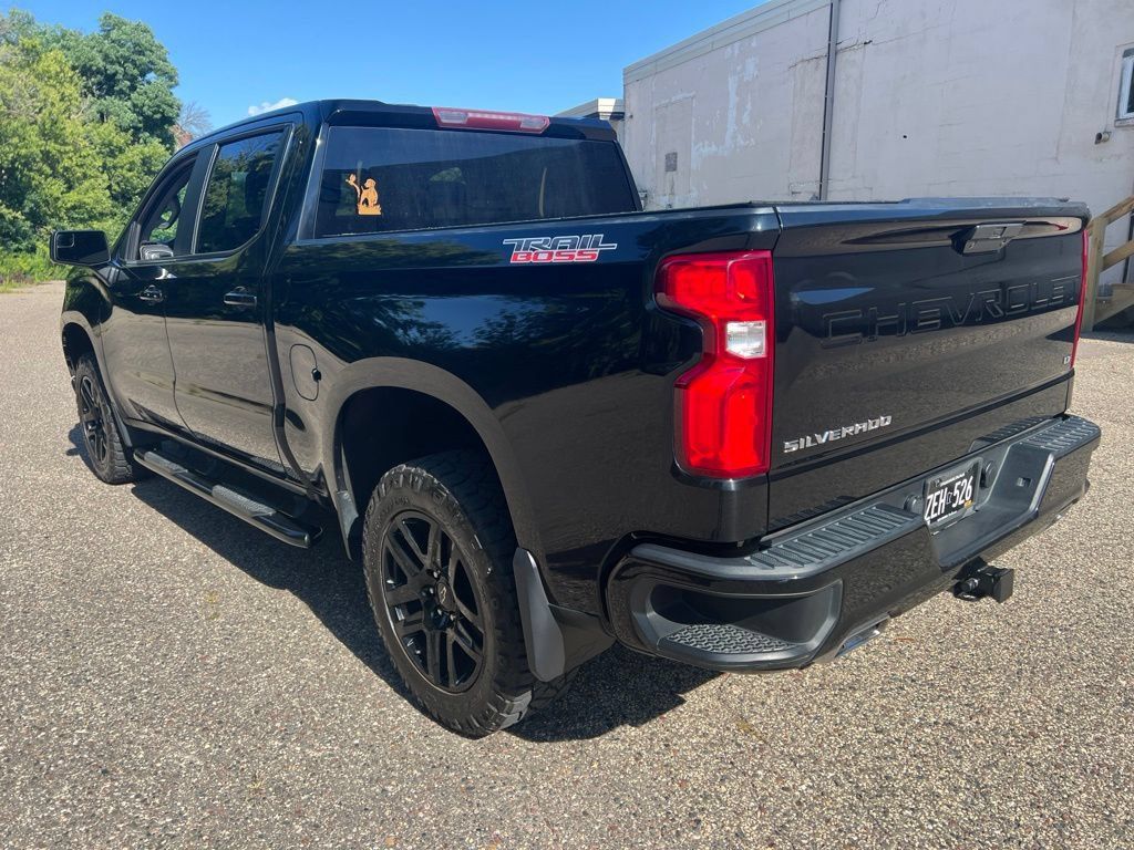Used 2021 Chevrolet Silverado 1500 LT Trail Boss w/ Bed Protection Package AWD/4WD image 4