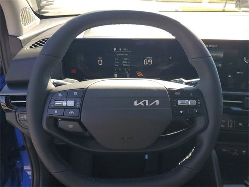 New 2026 Kia Sportage EX image 11