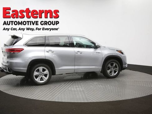 Used 2019 Toyota Highlander Limited w/ Carpet Mat Package (TMS) AWD/4WD image 49