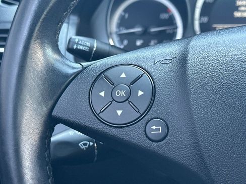 Used 2010 Mercedes-Benz C 300 Sport image 27