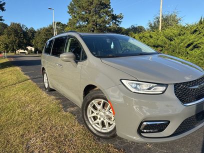 Used 2022 Chrysler Pacifica Touring-L