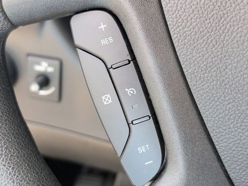 Used 2025 Chevrolet Express 2500 Work Van w/ Driver Convenience Package image 21