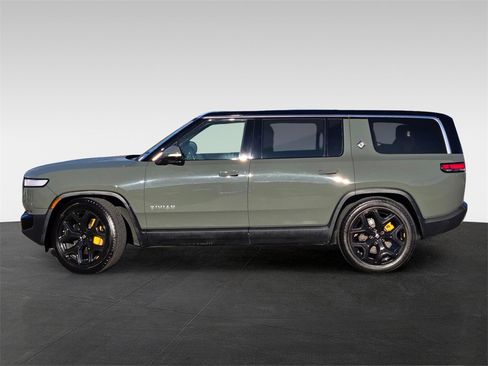 Used 2022 Rivian R1S Launch Edition image 3