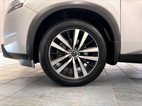 Used 2023 Nissan Pathfinder Platinum AWD/4WD image 7
