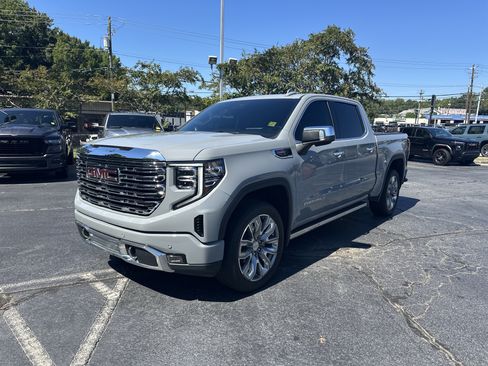 Used 2025 GMC Sierra 1500 Denali w/ Denali Reserve Package AWD/4WD image 4