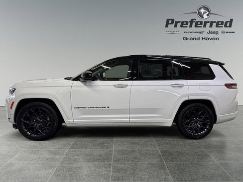 Used 2025 Jeep Grand Cherokee L Summit AWD/4WD image 9