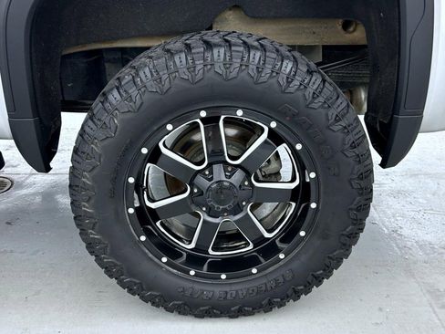 Used 2021 GMC Sierra 1500 SLT w/ SLT Premium Plus Package AWD/4WD image 23