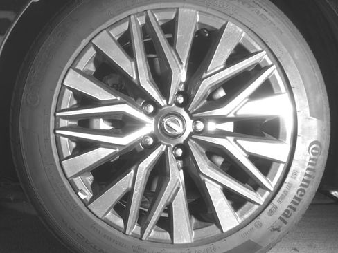 Used 2025 Nissan Altima 2.5 SV FWD image 12