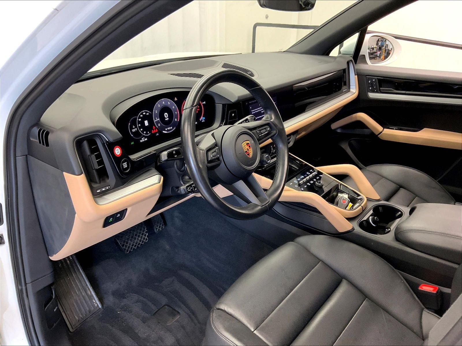 Certified 2024 Porsche Cayenne AWD/4WD image 4