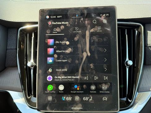 New 2025 Volvo XC90 T8 Ultra w/ Protection Package Premier image 8