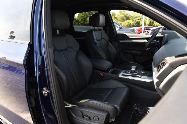Used 2020 Audi Q5 2.0T Premium w/ Titanium Sport Package AWD/4WD image 22
