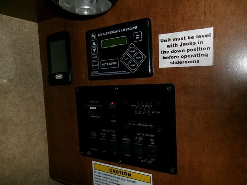 Used 2014 Ford E-450 and Econoline 450 Super Duty w/ Motorhome Prep Package RWD image 35