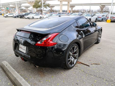 Used 2016 Nissan 370Z w/ Sport Package image 17