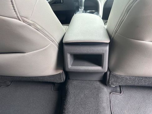 Used 2018 Toyota Camry SE FWD image 22